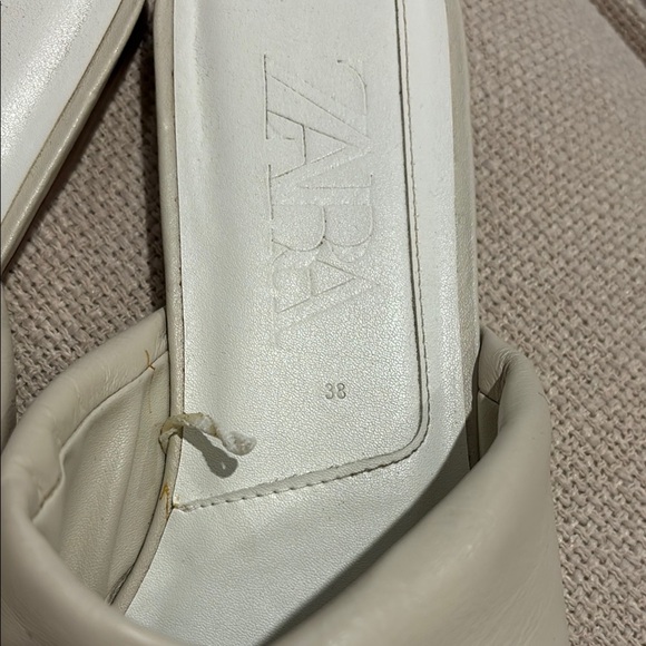 Zara light beige offwhite Flat slipon sandals slides - Picture 2 of 4